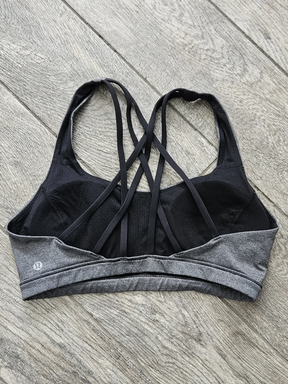 Lululemon Feel To Be Free Serene Bra Gray And Black Size 10 - Picture 4 of 9